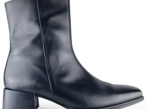 32.920 Black
