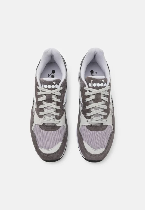 N902 Dark Gray